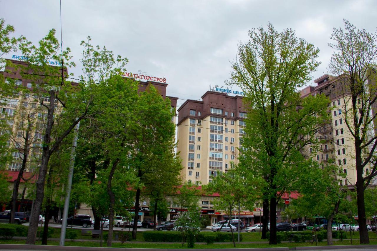 Hostel - Guest House Meyman Ałma Ata Zewnętrze zdjęcie