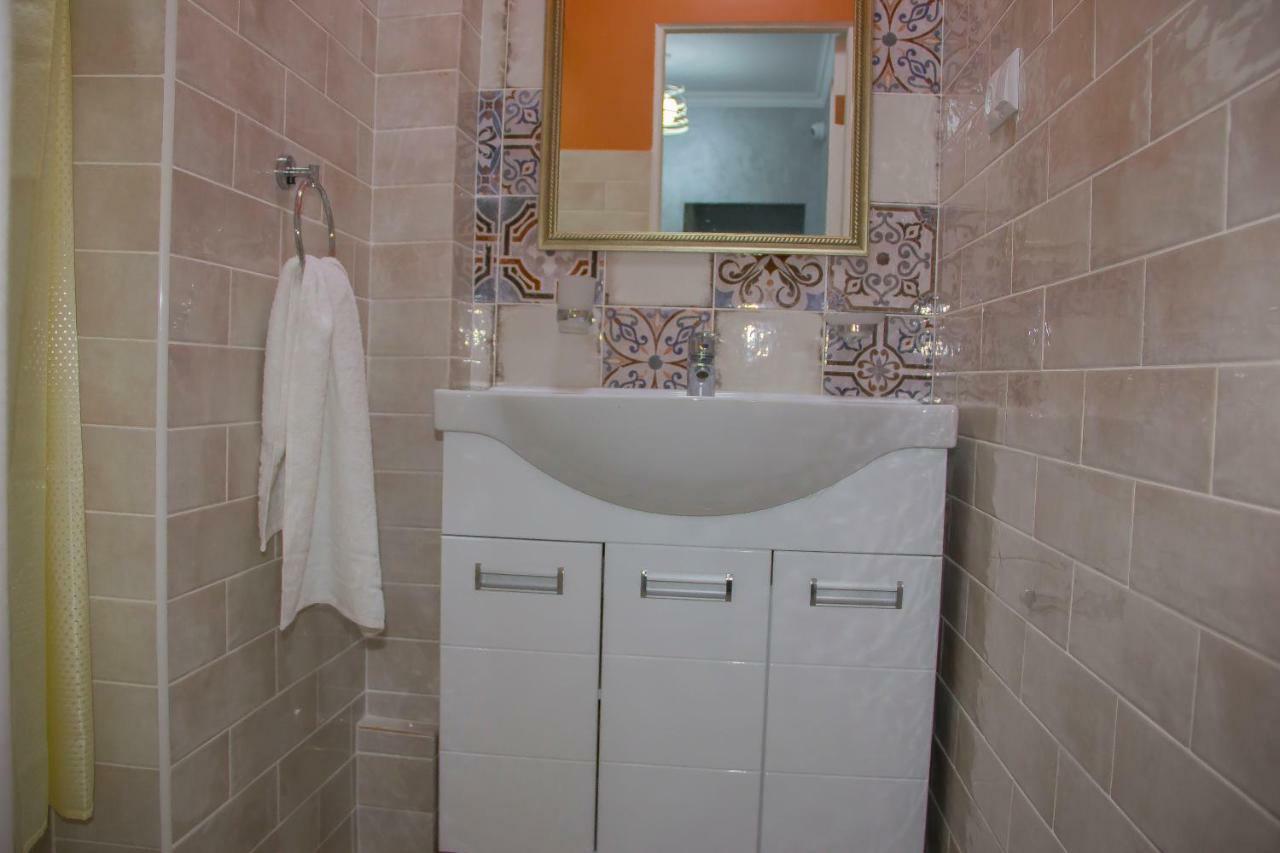 Hostel - Guest House Meyman Ałma Ata Zewnętrze zdjęcie